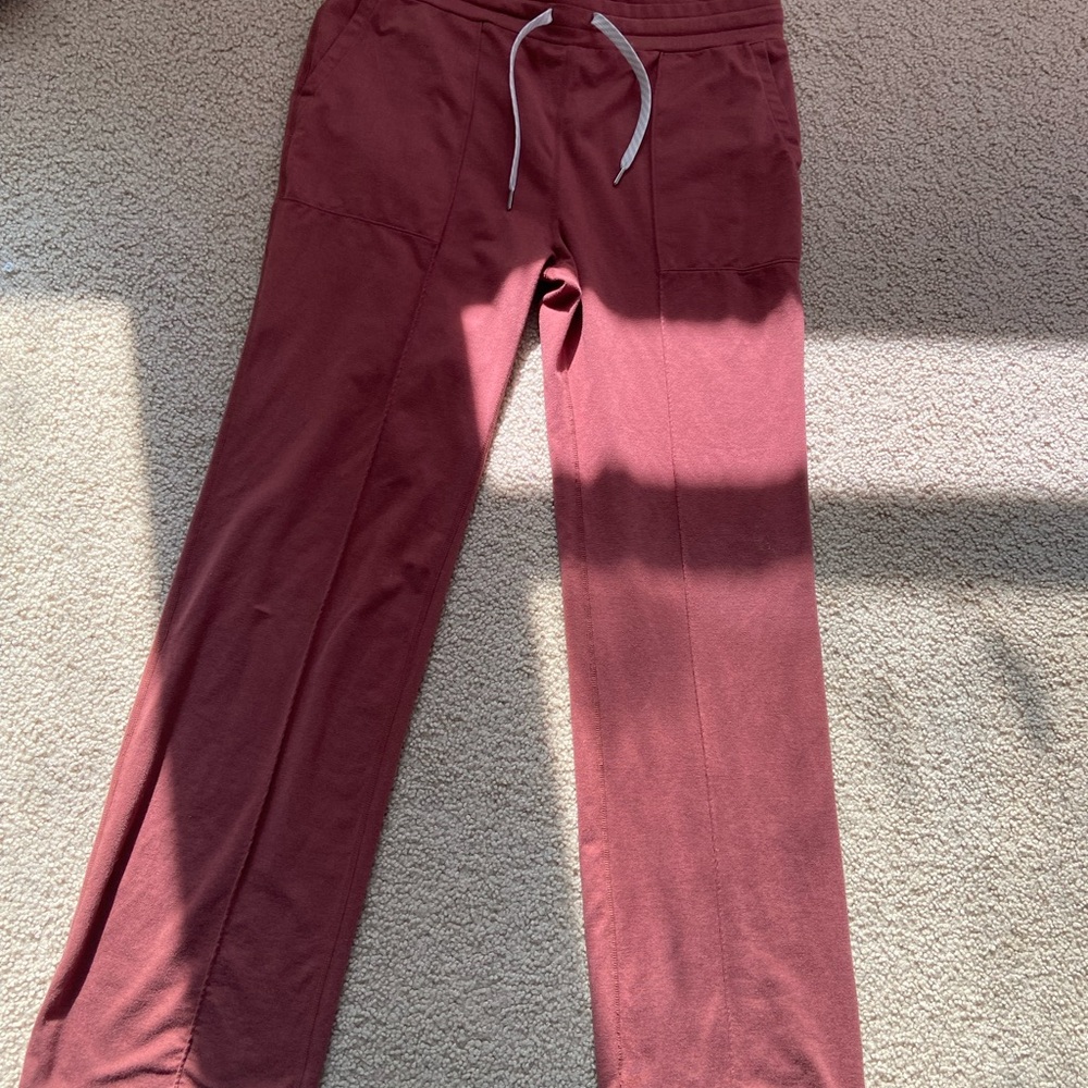 Vuori Women's Maroon Straight-Leg Joggers